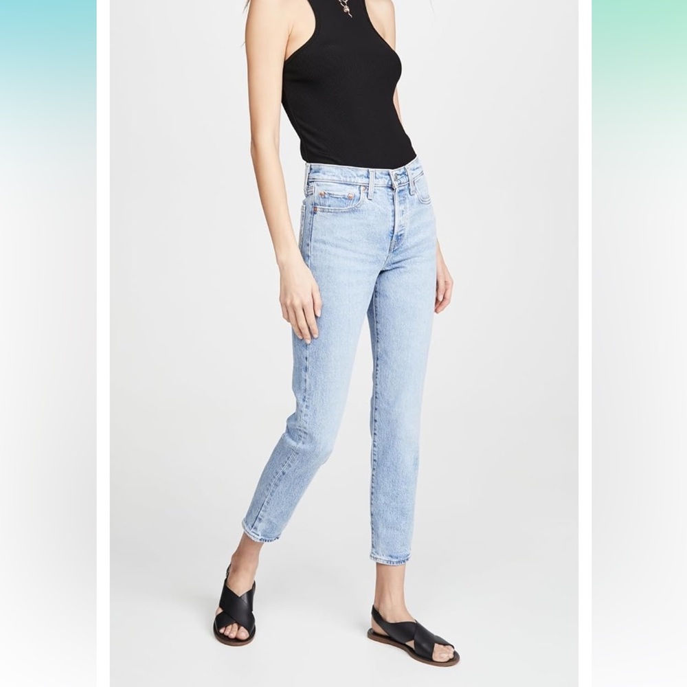 Levi Premium Wedgie Fit Icon Jeans size 31 tango light